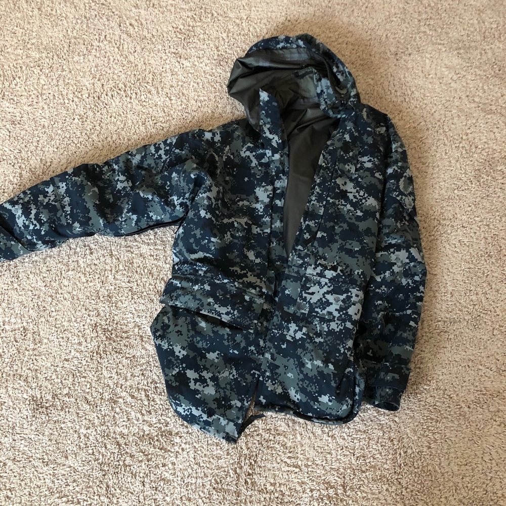 Navy gortex pants and jacket